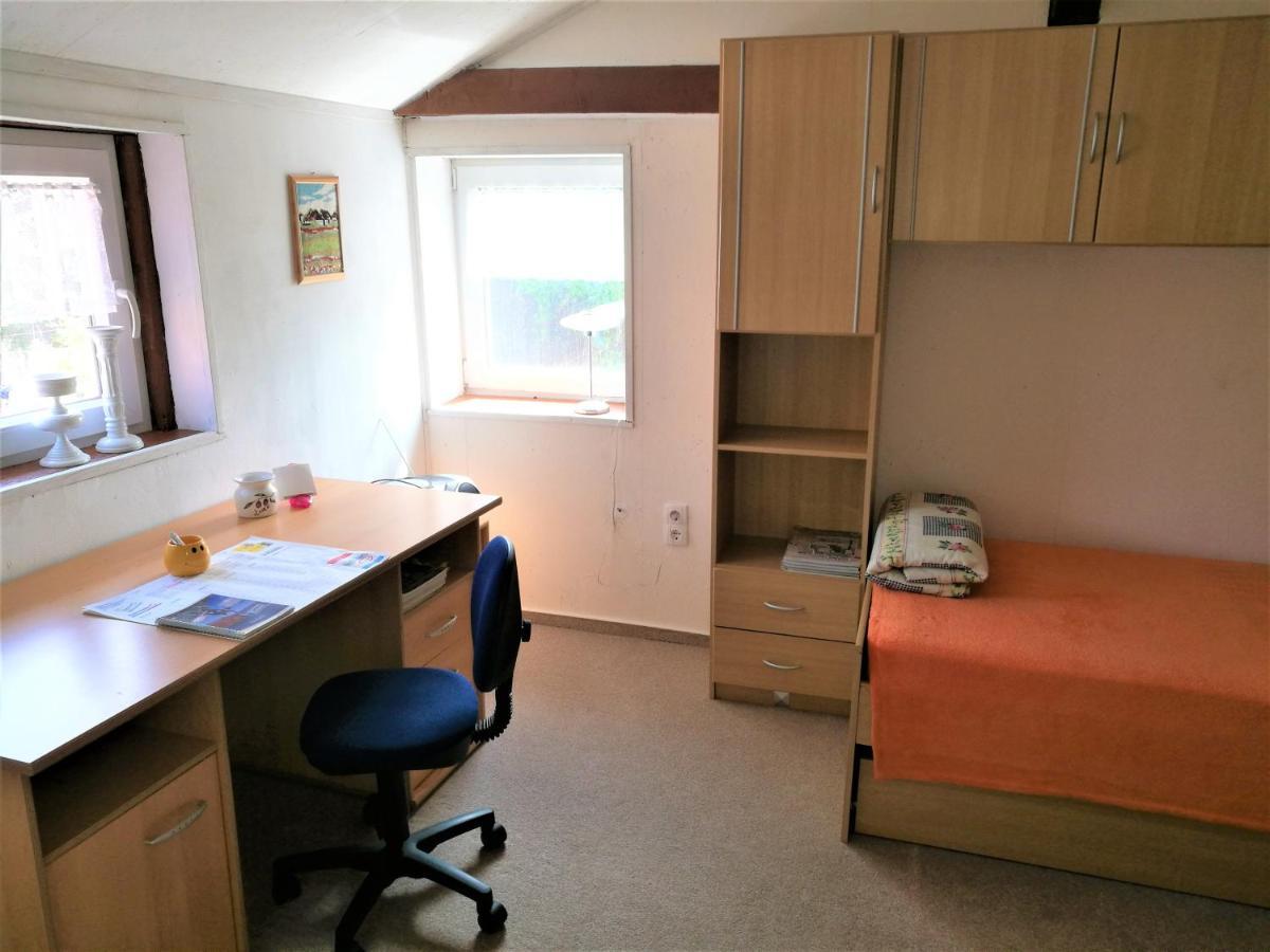 Familienfreundliches Ferienhaus Mit 3 Schlafzimmern Oldisleben エクステリア 写真