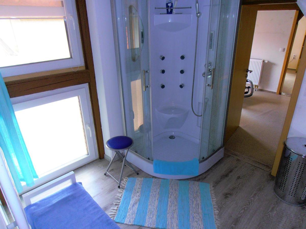 Familienfreundliches Ferienhaus Mit 3 Schlafzimmern Oldisleben エクステリア 写真
